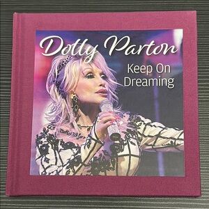 Dolly Parton Keep On Dreaming Book